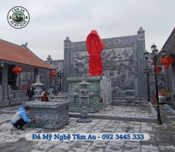 NHÀ THỜ ĐÁ