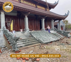 NHÀ THỜ ĐÁ
