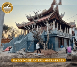 NHÀ THỜ ĐÁ